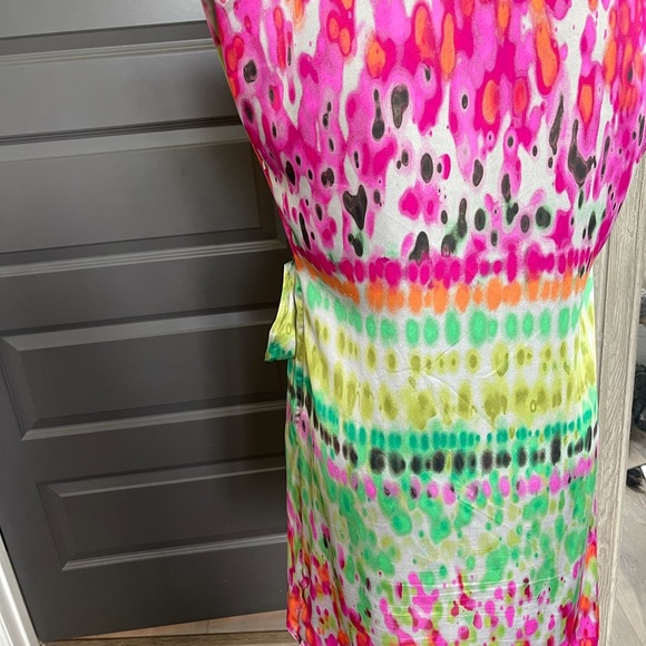 Collective Concepts Spring/Summer Abstract Floral faux wrap dress. Flirty & Sexy - Picture 4 of 9